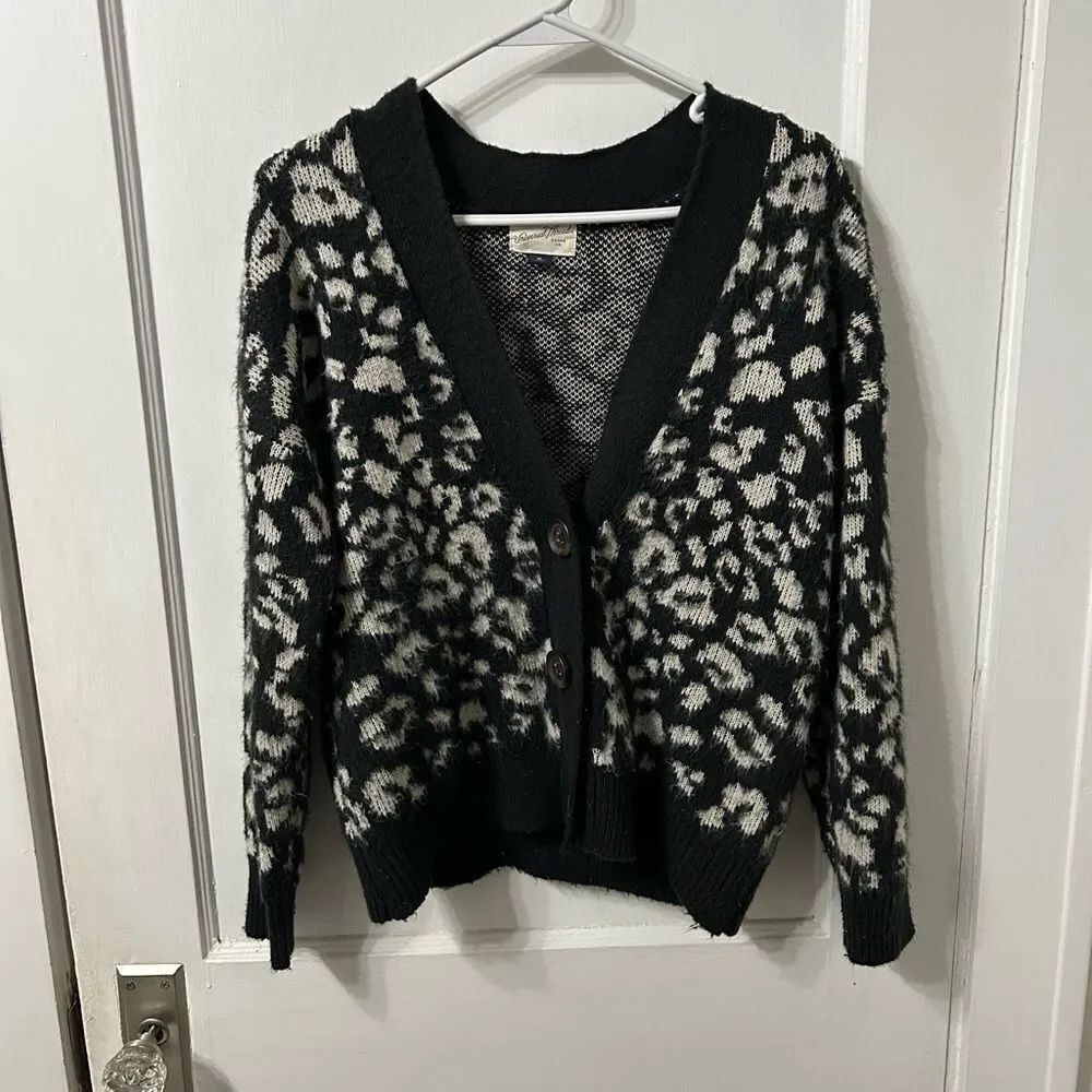 Universal Thread leopard Cardigan